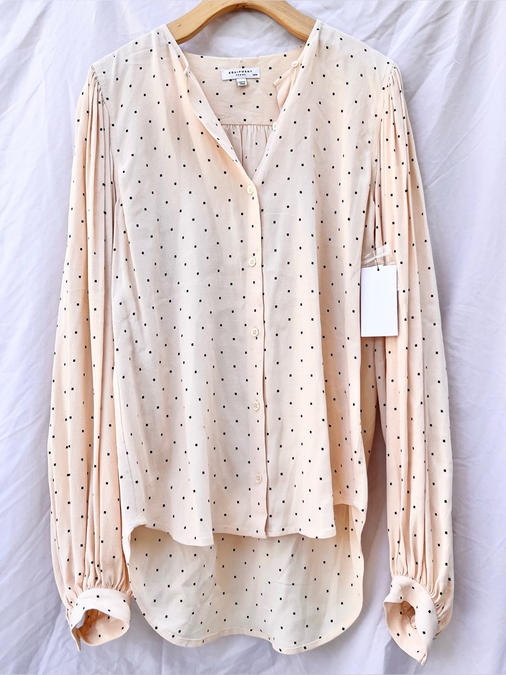 EQUIPMENT | NWT FEMME CLEONE BLOUSE TOP IN SAND DOLLAR TRUE BLACK POLKA DOTS MED